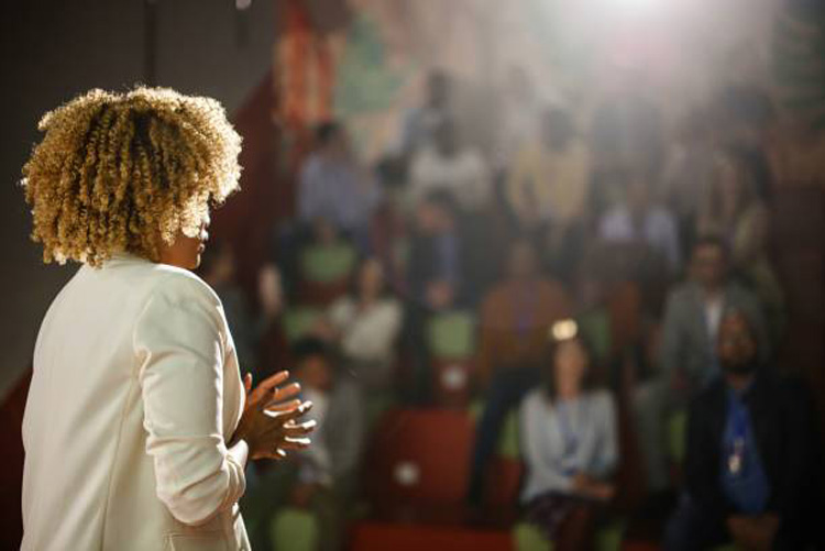 Effective Deployment of Public Speaking in Storytelling